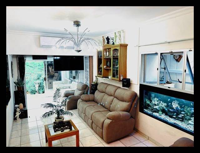 3 BEDROOM HOUSE FOR SALE IN NEWLANDS WEST